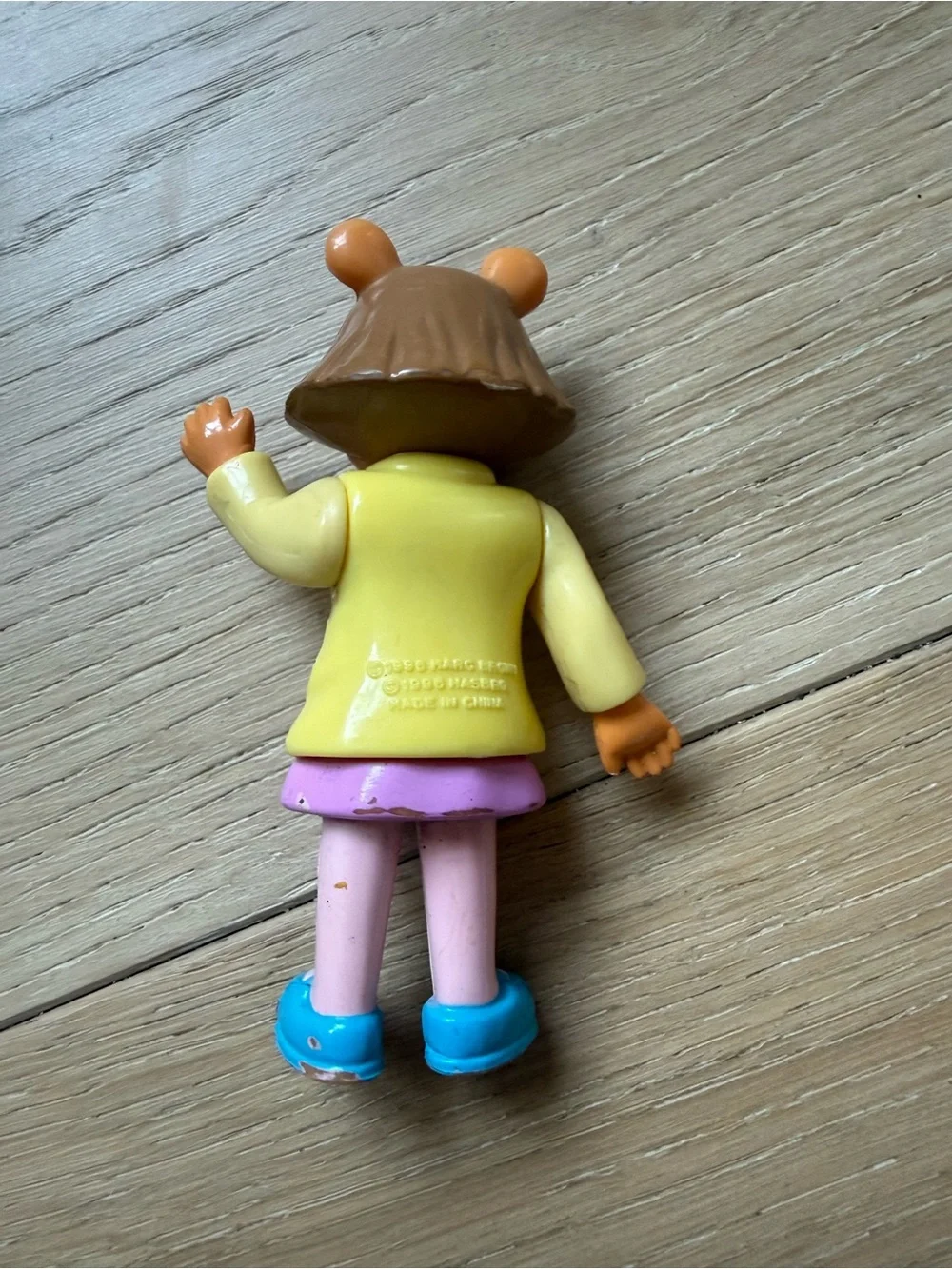 Arthur Action Figures - Yellow & Blue Outfit Characters